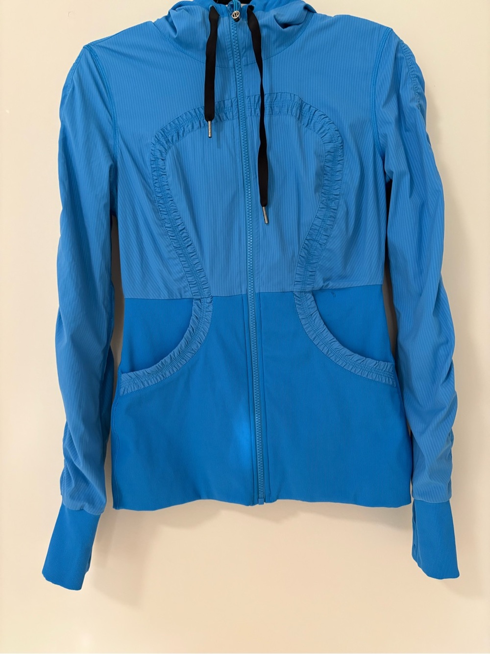 Lululemon Active Full-Zip Hooded Dance Jacket in Bright Blue size6